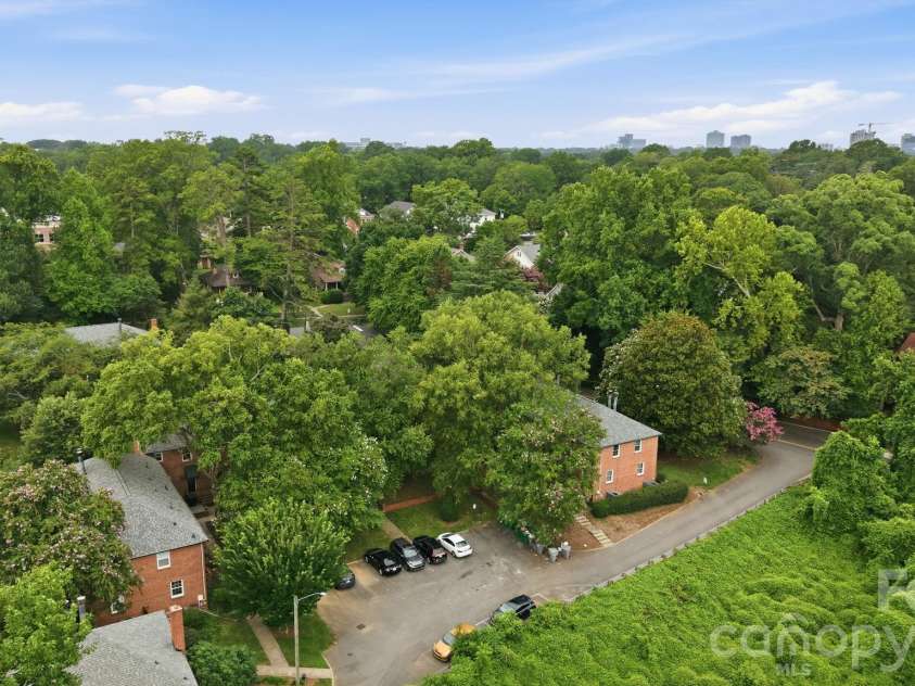 200 Laurel Avenue, Charlotte, NC 28207.  MLS# CAR4407711, YatesRealty ID 42564. 