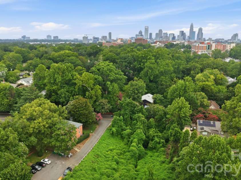 200 Laurel Avenue, Charlotte, NC 28207.  MLS# CAR4407711, YatesRealty ID 42564. 