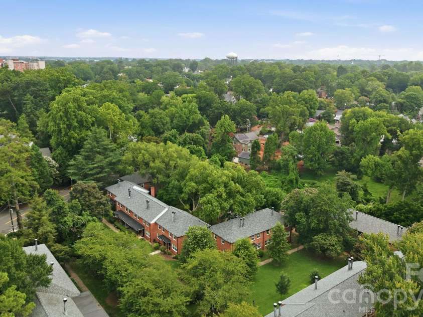 200 Laurel Avenue, Charlotte, NC 28207.  MLS# CAR4407711, YatesRealty ID 42564. 