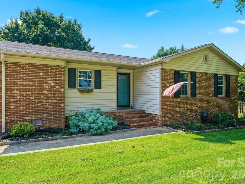3107 Winston Drive, Concord, NC 28027.  MLS# CAR4403859, YatesRealty ID 42565. 