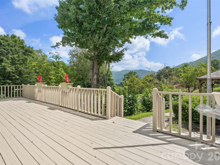 30 Hillcrest Road, Maggie Valley, NC 28751.  MLS# CAR4411601, YatesRealty ID 42566. 