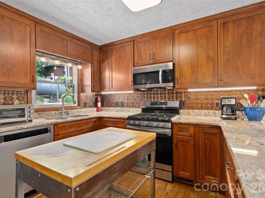 30 Hillcrest Road, Maggie Valley, NC 28751.  MLS# CAR4411601, YatesRealty ID 42566. 