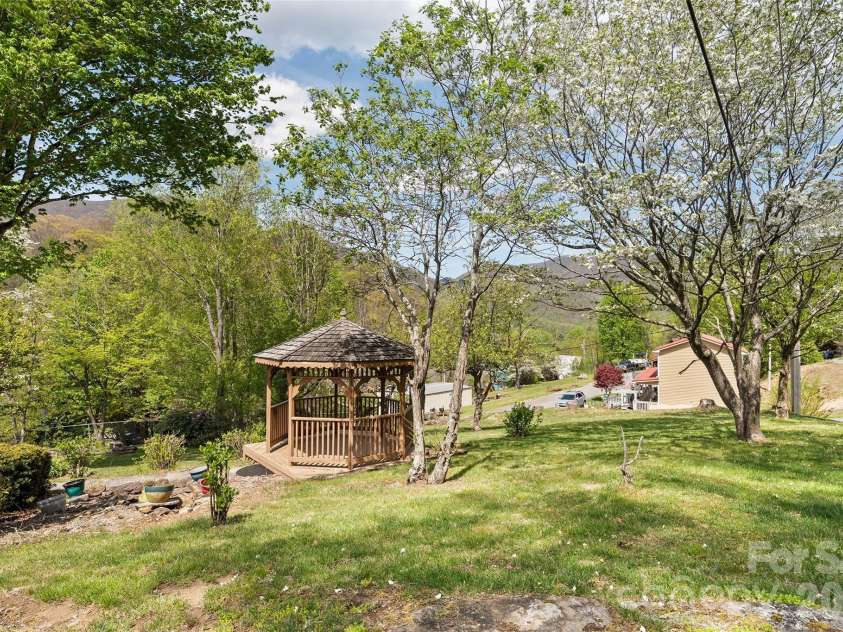 30 Hillcrest Road, Maggie Valley, NC 28751.  MLS# CAR4411601, YatesRealty ID 42566. 