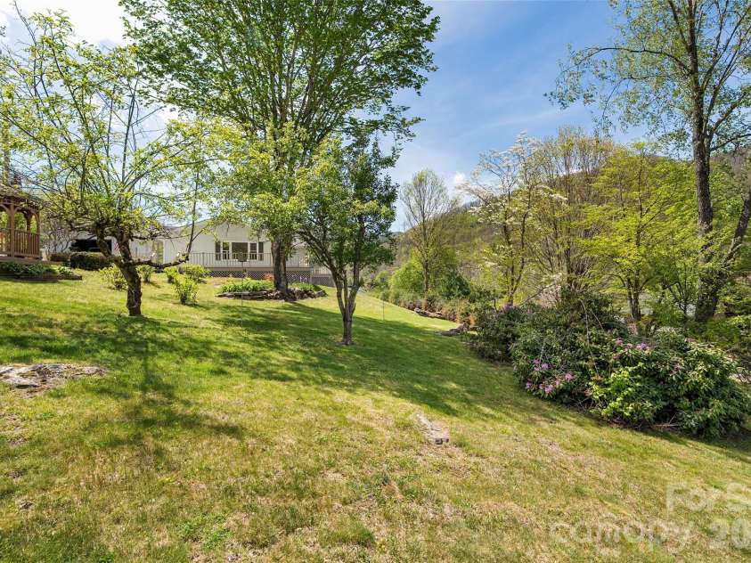 30 Hillcrest Road, Maggie Valley, NC 28751.  MLS# CAR4411601, YatesRealty ID 42566. 