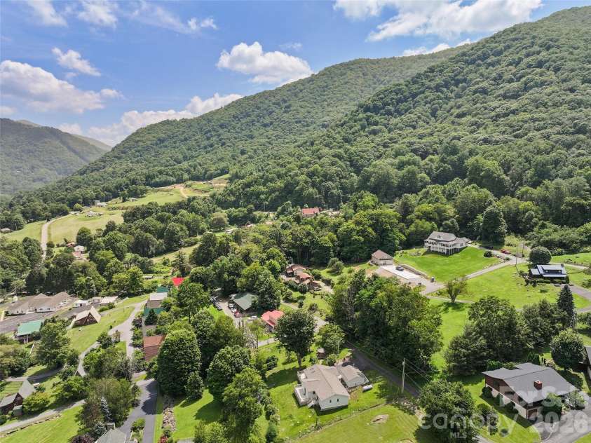 30 Hillcrest Road, Maggie Valley, NC 28751.  MLS# CAR4411601, YatesRealty ID 42566. 