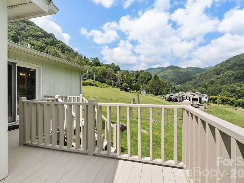 30 Hillcrest Road, Maggie Valley, NC 28751.  MLS# CAR4411601, YatesRealty ID 42566. 