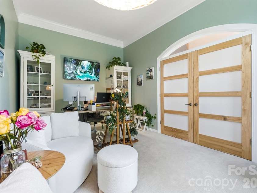 12609 Kemerton Lane, Huntersville, NC 28078.  MLS# CAR4407714, YatesRealty ID 42567. Gorgeous modern study doors