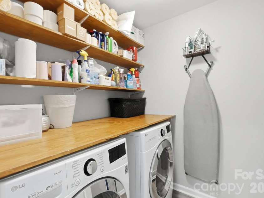 12609 Kemerton Lane, Huntersville, NC 28078.  MLS# CAR4407714, YatesRealty ID 42567. Laundry room upper level