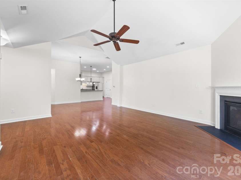 274 Lone Oak Circle, Rock Hill, SC 29732.  MLS# CAR4398102, YatesRealty ID 42568. 
