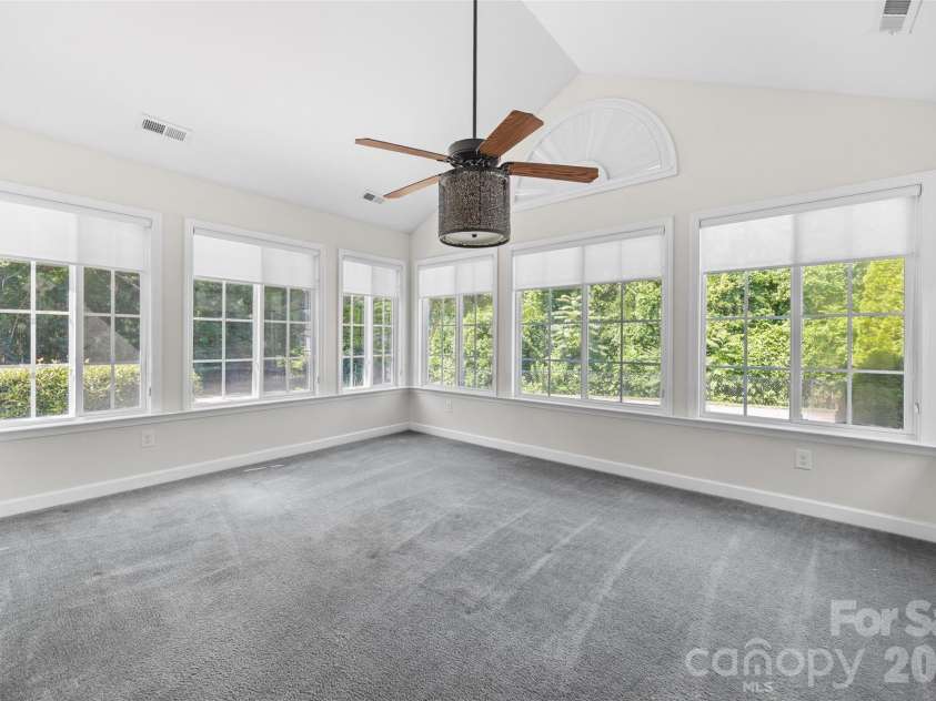 274 Lone Oak Circle, Rock Hill, SC 29732.  MLS# CAR4398102, YatesRealty ID 42568. 
