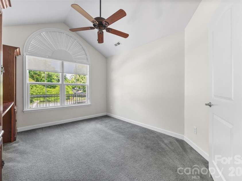 274 Lone Oak Circle, Rock Hill, SC 29732.  MLS# CAR4398102, YatesRealty ID 42568. 