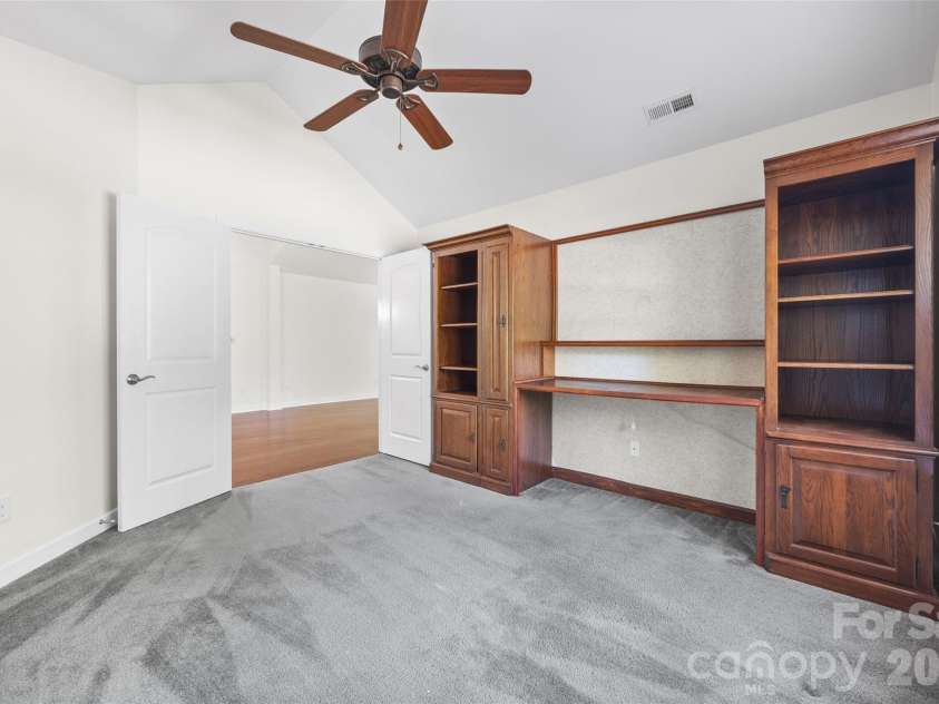 274 Lone Oak Circle, Rock Hill, SC 29732.  MLS# CAR4398102, YatesRealty ID 42568. 