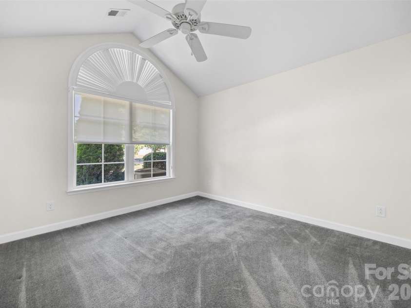 274 Lone Oak Circle, Rock Hill, SC 29732.  MLS# CAR4398102, YatesRealty ID 42568. 