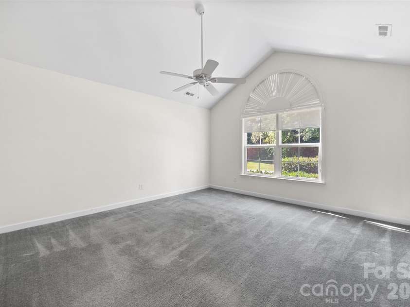 274 Lone Oak Circle, Rock Hill, SC 29732.  MLS# CAR4398102, YatesRealty ID 42568. 