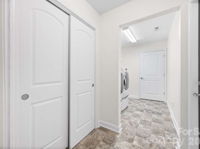 274 Lone Oak Circle, Rock Hill, SC 29732.  MLS# CAR4398102, YatesRealty ID 42568. 