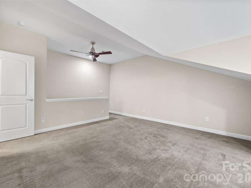 274 Lone Oak Circle, Rock Hill, SC 29732.  MLS# CAR4398102, YatesRealty ID 42568. 