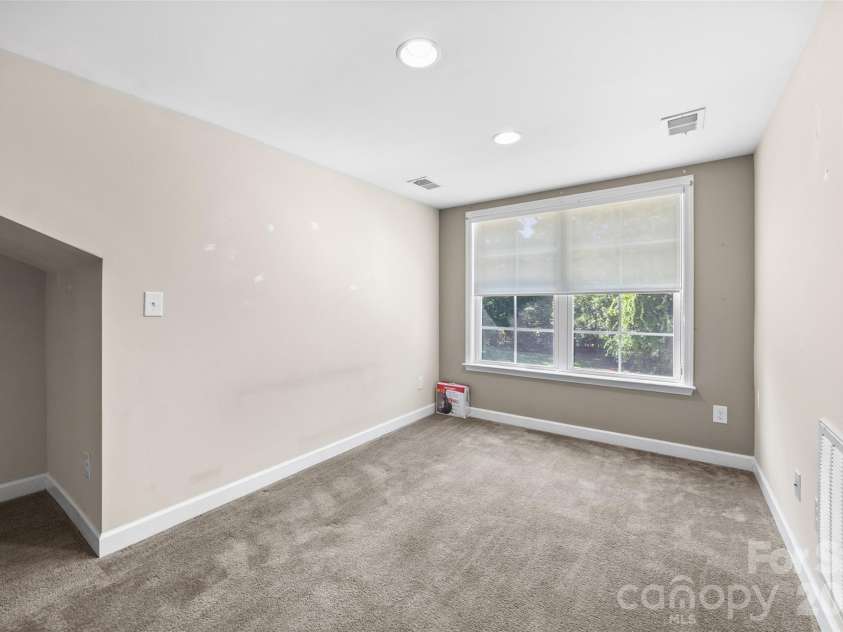 274 Lone Oak Circle, Rock Hill, SC 29732.  MLS# CAR4398102, YatesRealty ID 42568. 