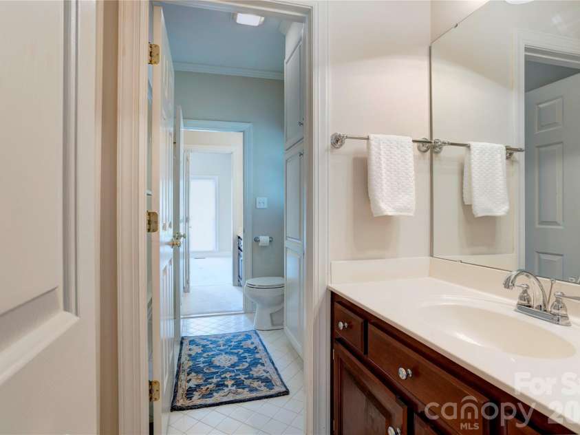 1152 Windsor Drive, Kannapolis, NC 28081.  MLS# CAR4411989, YatesRealty ID 42569. Jack & Jill Bath