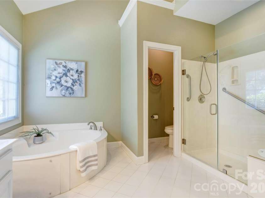 1152 Windsor Drive, Kannapolis, NC 28081.  MLS# CAR4411989, YatesRealty ID 42569. Primary Bathroom