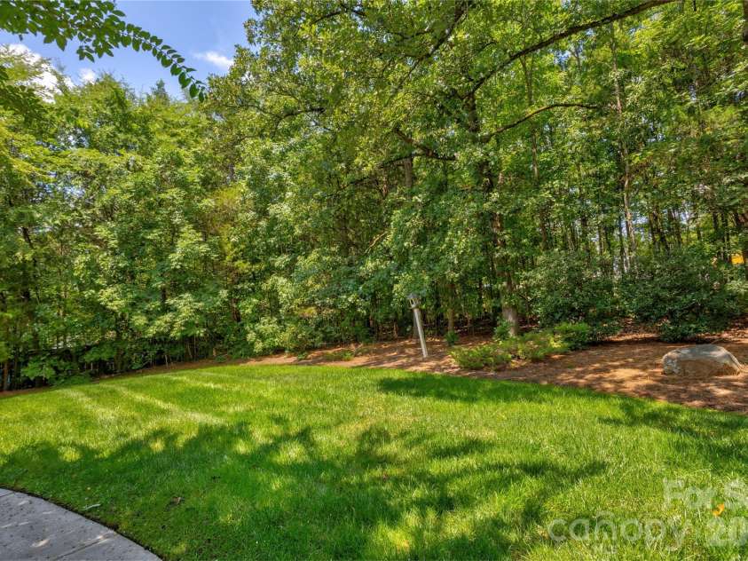 1152 Windsor Drive, Kannapolis, NC 28081.  MLS# CAR4411989, YatesRealty ID 42569. Rear yard