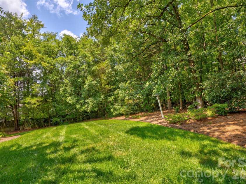 1152 Windsor Drive, Kannapolis, NC 28081.  MLS# CAR4411989, YatesRealty ID 42569. Rear yard