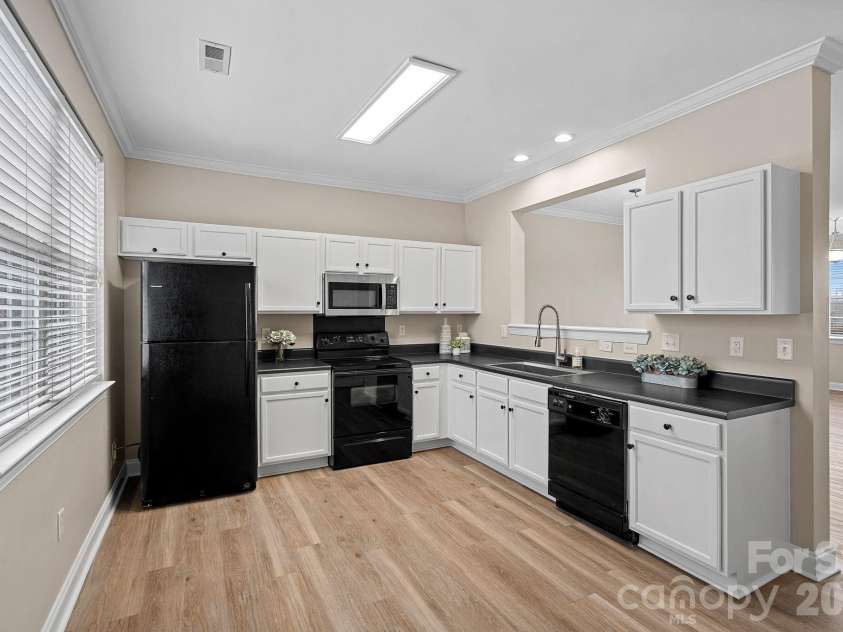 103 High Ridge Road, Mooresville, NC 28117.  MLS# CAR4344209, YatesRealty ID 4257. 