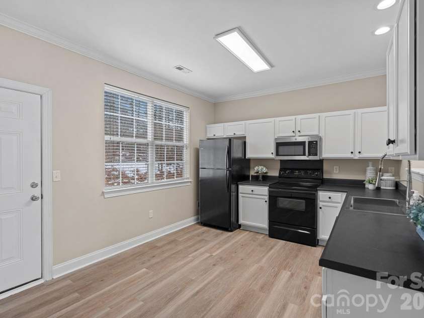 103 High Ridge Road, Mooresville, NC 28117.  MLS# CAR4344209, YatesRealty ID 4257. 