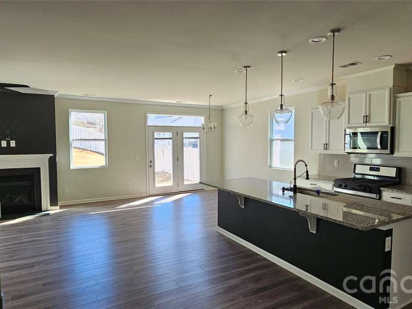 19113 Hawk Haven Lane, Charlotte, NC 28278.  MLS# CAR4358216, YatesRealty ID 4257. 