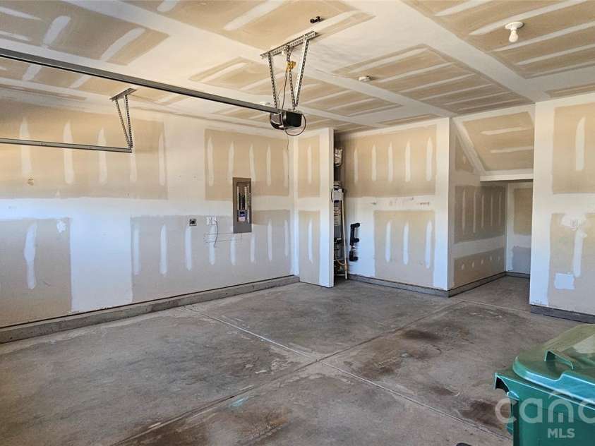19113 Hawk Haven Lane, Charlotte, NC 28278.  MLS# CAR4358216, YatesRealty ID 4257. 