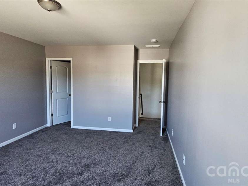 19113 Hawk Haven Lane, Charlotte, NC 28278.  MLS# CAR4358216, YatesRealty ID 4257. 