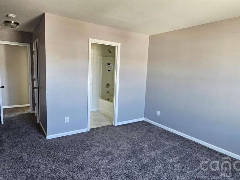 19113 Hawk Haven Lane, Charlotte, NC 28278.  MLS# CAR4358216, YatesRealty ID 4257. 