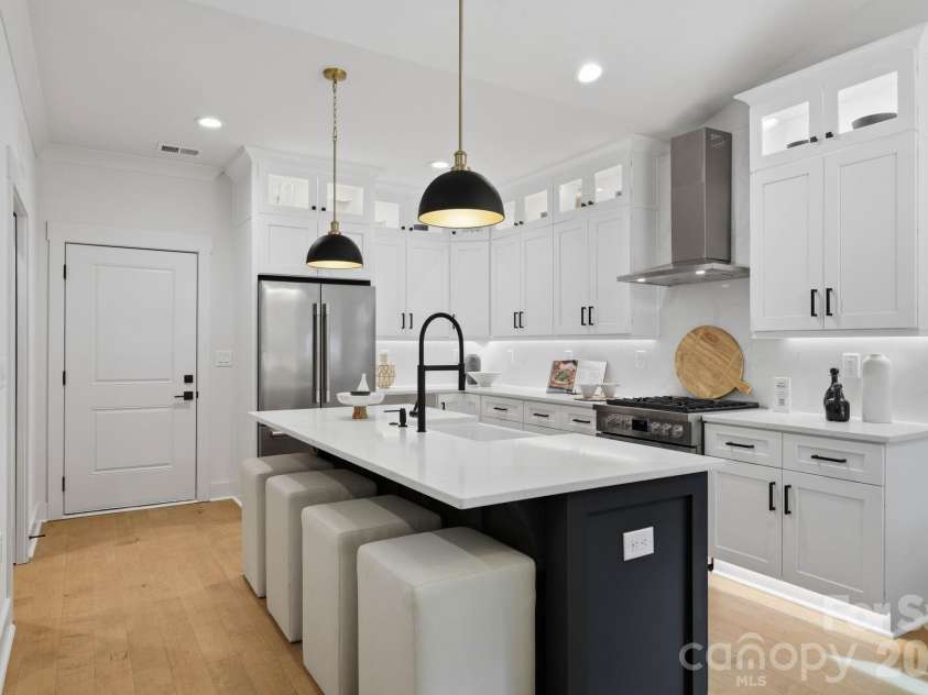 4704 Murrayhill Road, Charlotte, NC 28209.  MLS# CAR4388819, YatesRealty ID 42570. Kitchen.