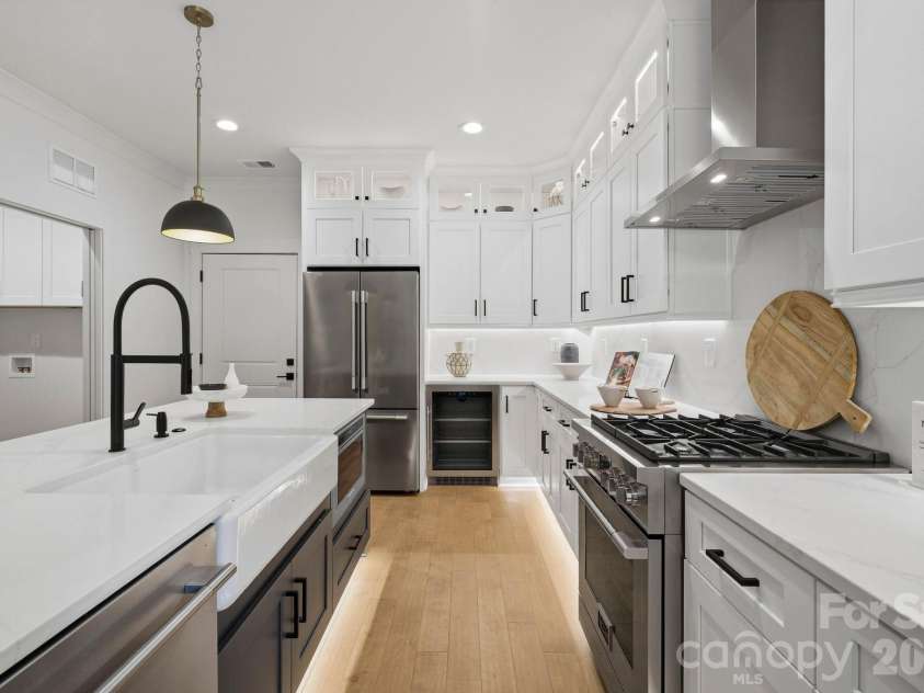 4704 Murrayhill Road, Charlotte, NC 28209.  MLS# CAR4388819, YatesRealty ID 42570. Kitchen.