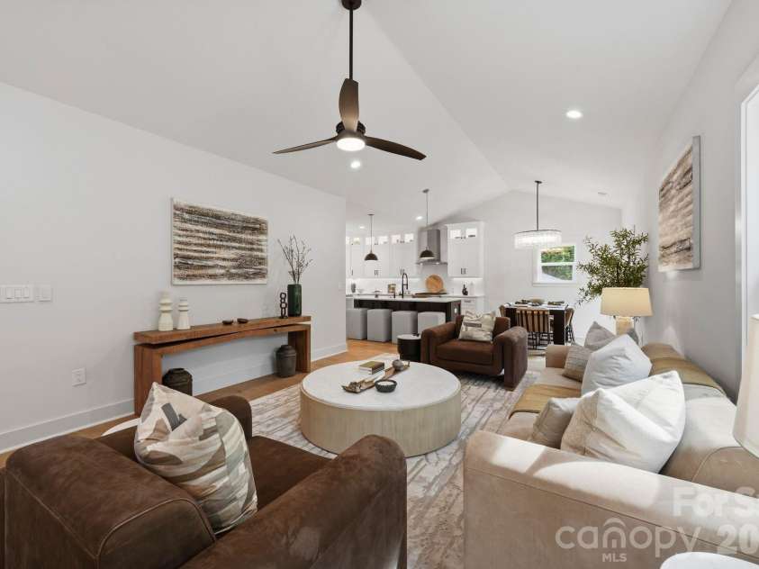4704 Murrayhill Road, Charlotte, NC 28209.  MLS# CAR4388819, YatesRealty ID 42570. Living room.