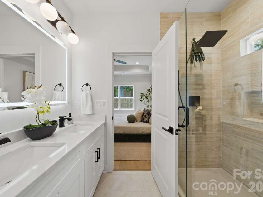 4704 Murrayhill Road, Charlotte, NC 28209.  MLS# CAR4388819, YatesRealty ID 42570. Primary bathroom.