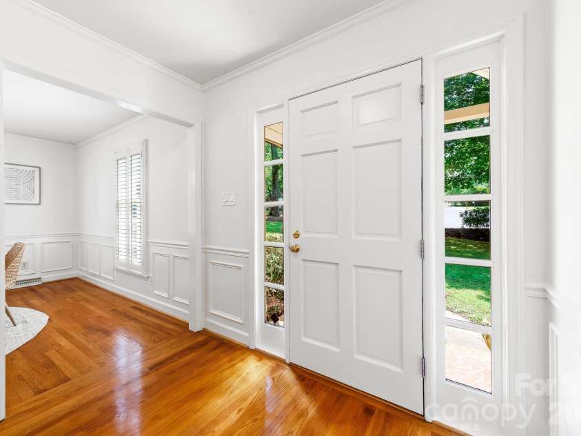 5901 Grosner Place, Charlotte, NC 28211.  MLS# CAR4391756, YatesRealty ID 42575. 
