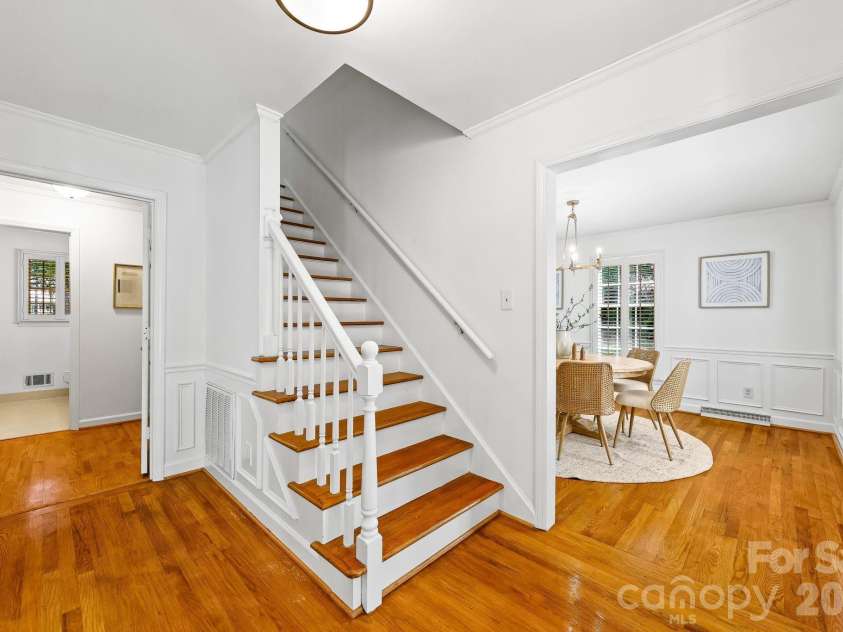5901 Grosner Place, Charlotte, NC 28211.  MLS# CAR4391756, YatesRealty ID 42575. 