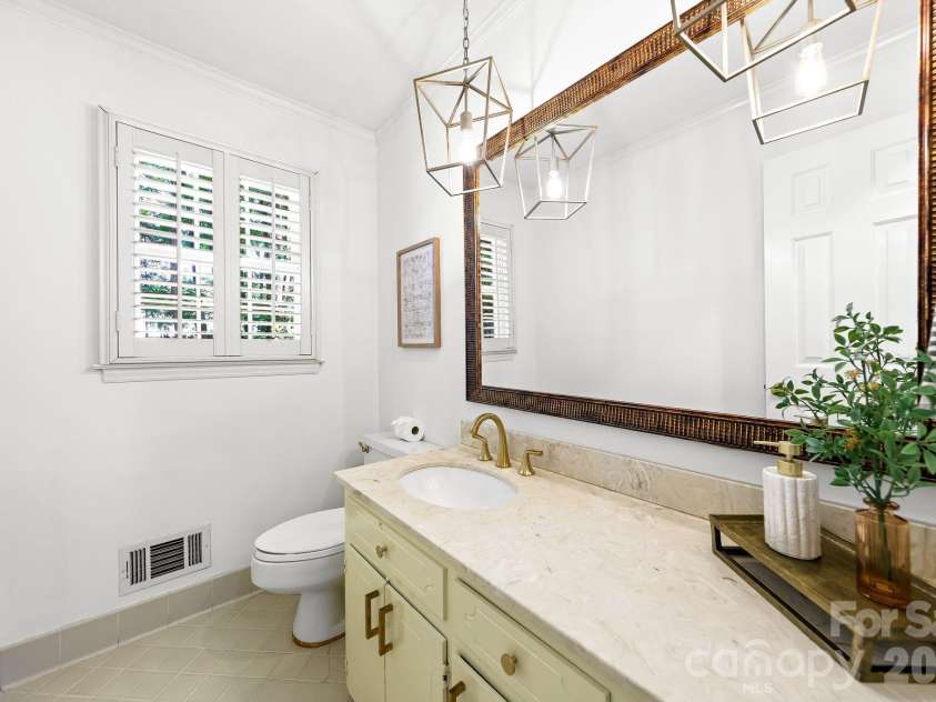 5901 Grosner Place, Charlotte, NC 28211.  MLS# CAR4391756, YatesRealty ID 42575. 
