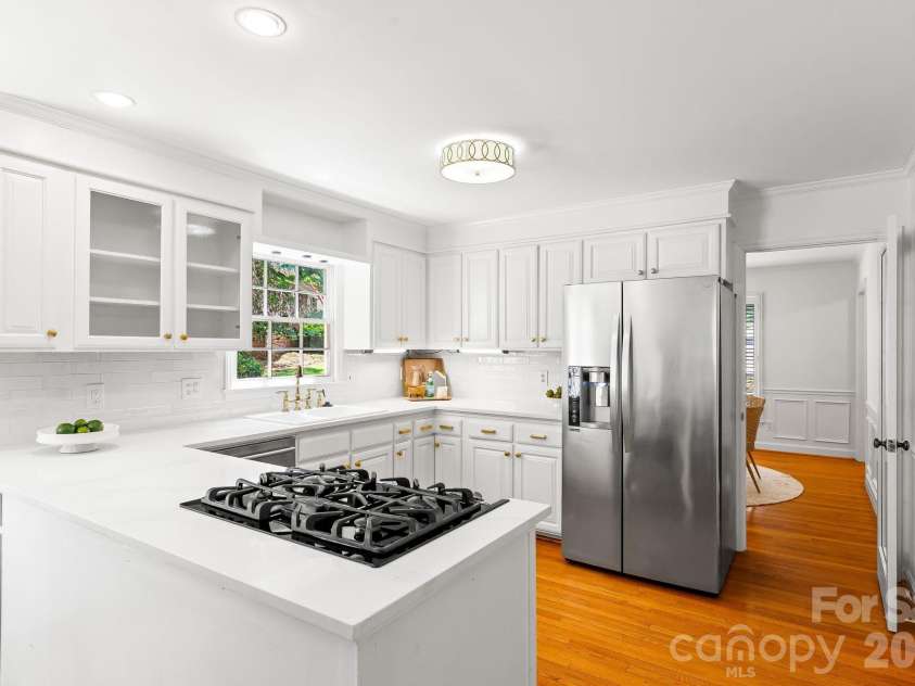 5901 Grosner Place, Charlotte, NC 28211.  MLS# CAR4391756, YatesRealty ID 42575. 