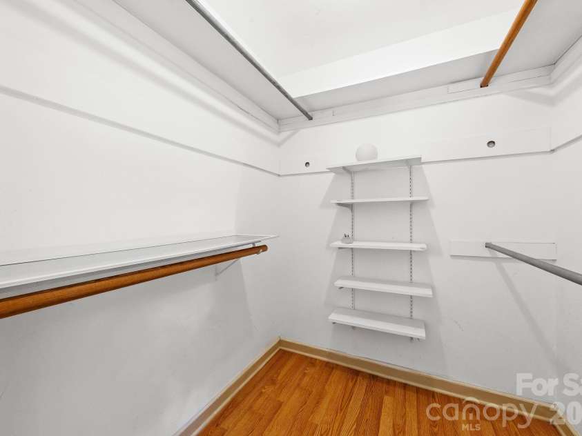 5901 Grosner Place, Charlotte, NC 28211.  MLS# CAR4391756, YatesRealty ID 42575. 