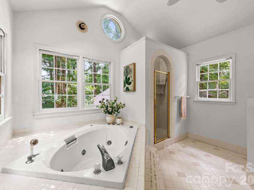 5901 Grosner Place, Charlotte, NC 28211.  MLS# CAR4391756, YatesRealty ID 42575. 