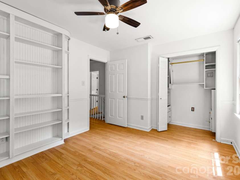 5901 Grosner Place, Charlotte, NC 28211.  MLS# CAR4391756, YatesRealty ID 42575. 
