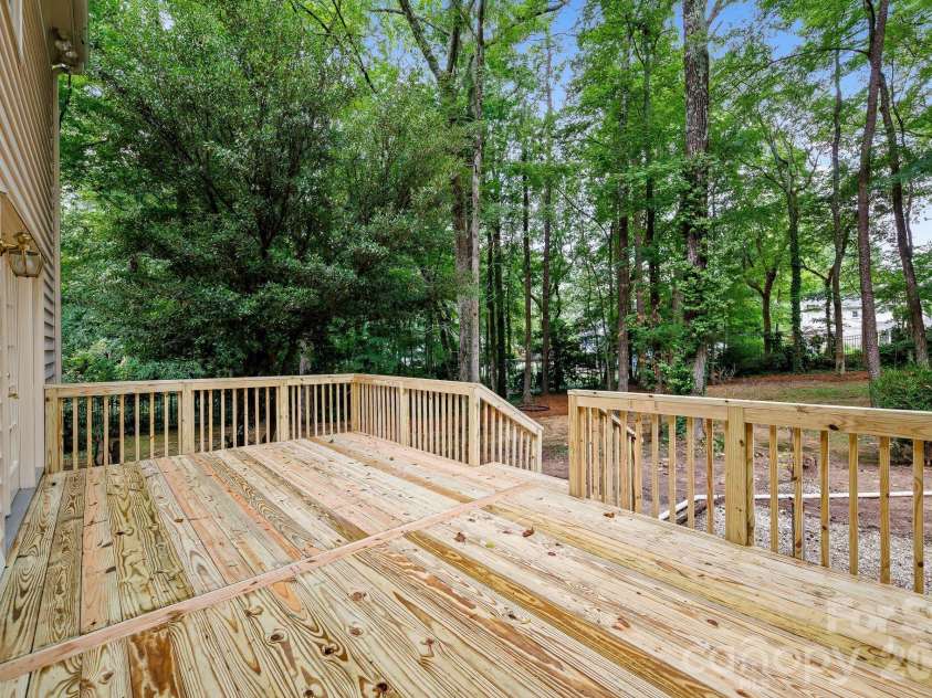 5901 Grosner Place, Charlotte, NC 28211.  MLS# CAR4391756, YatesRealty ID 42575. 