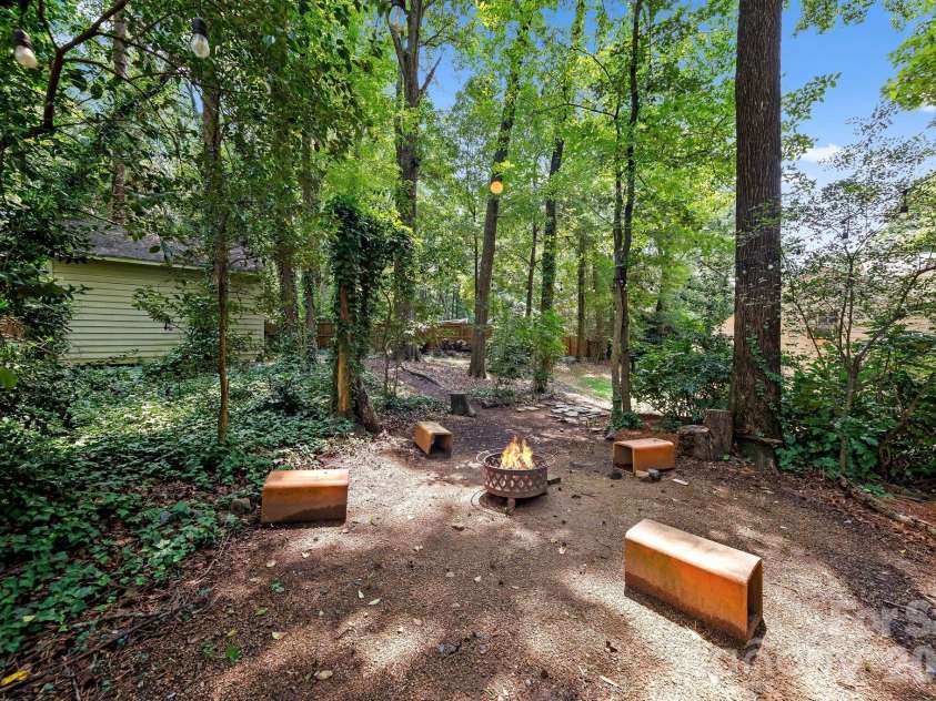 5901 Grosner Place, Charlotte, NC 28211.  MLS# CAR4391756, YatesRealty ID 42575. 
