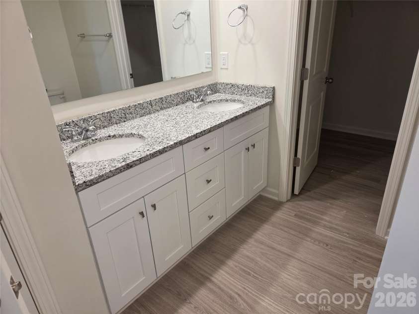 128 Sanders Way, Statesville, NC 28625.  MLS# CAR4404168, YatesRealty ID 42576. Bathroom