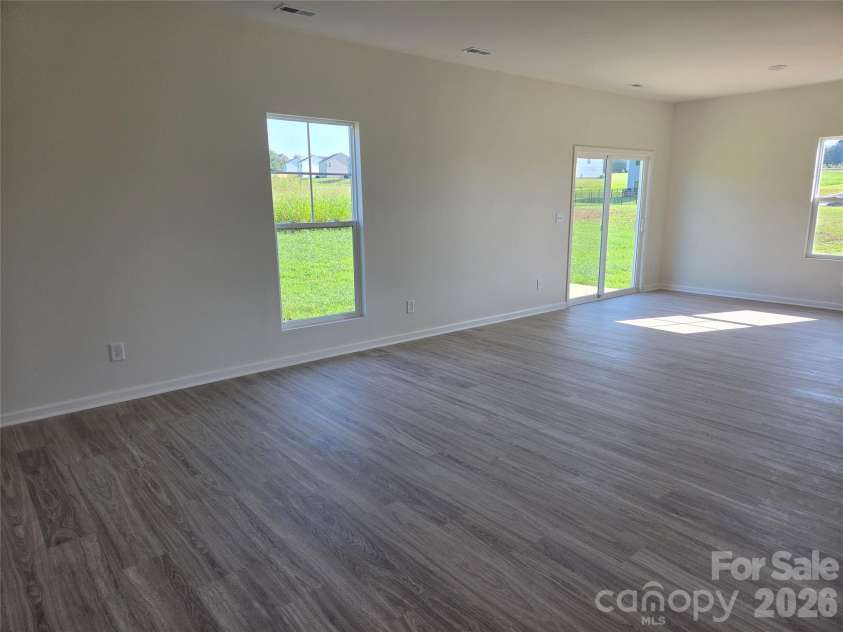 128 Sanders Way, Statesville, NC 28625.  MLS# CAR4404168, YatesRealty ID 42576. Greatroom