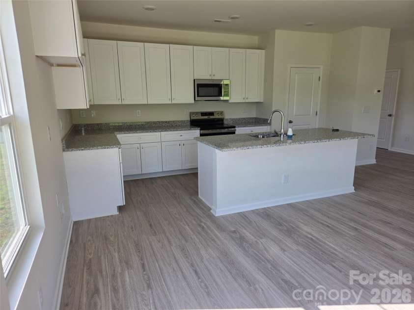128 Sanders Way, Statesville, NC 28625.  MLS# CAR4404168, YatesRealty ID 42576. Kitchen