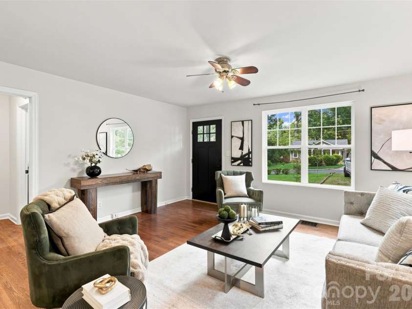 1815 Arnold Drive, Charlotte, NC 28205.  MLS# CAR4409819, YatesRealty ID 42577. 