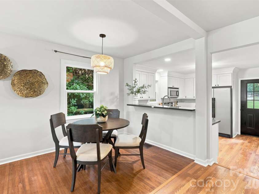 1815 Arnold Drive, Charlotte, NC 28205.  MLS# CAR4409819, YatesRealty ID 42577. 