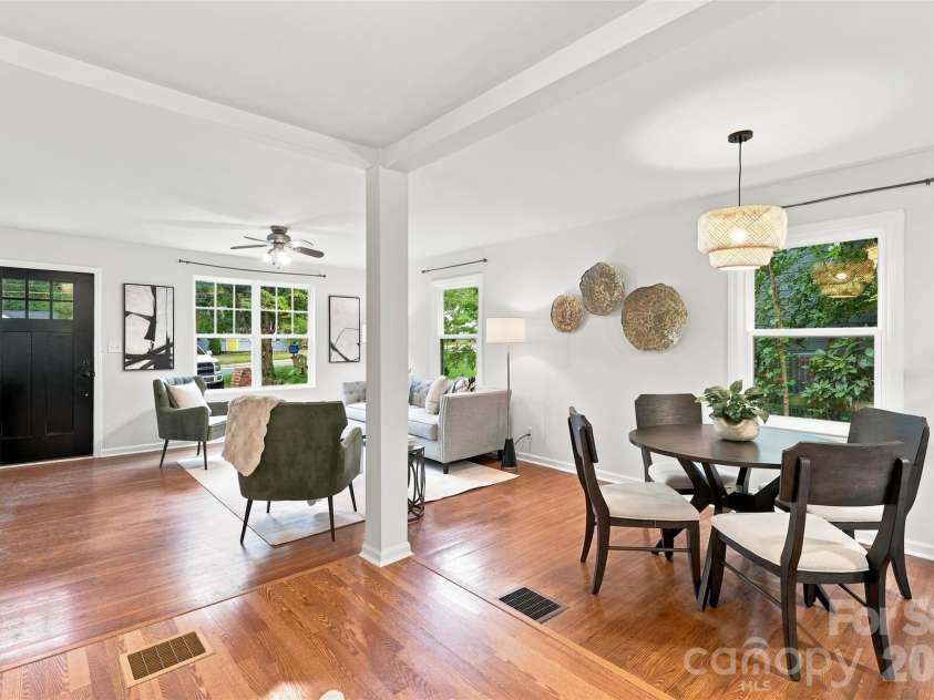 1815 Arnold Drive, Charlotte, NC 28205.  MLS# CAR4409819, YatesRealty ID 42577. 